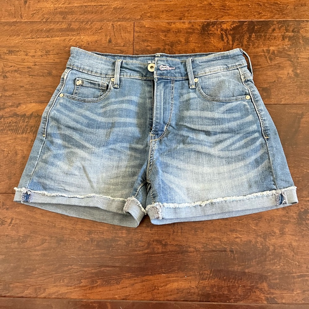 Denizen from Levi’s Jean shorts
